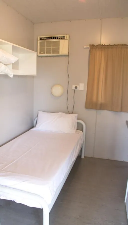 Хостел Stork Rd Budget Rooms - Private Rooms With Shared Bathrooms Access To Pool Лонгрич